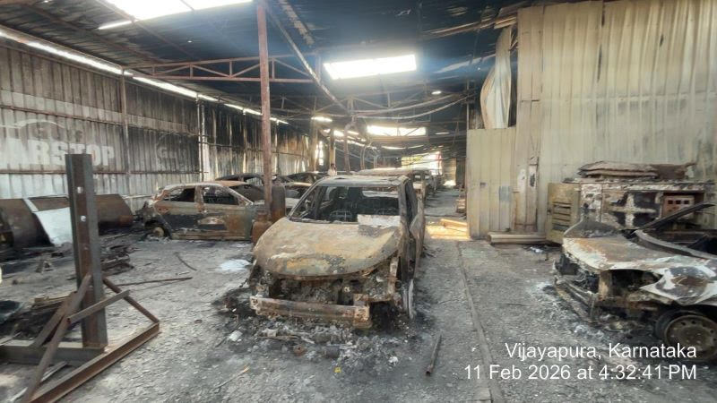 Mahindra XUV500 R FWD W10 HE0